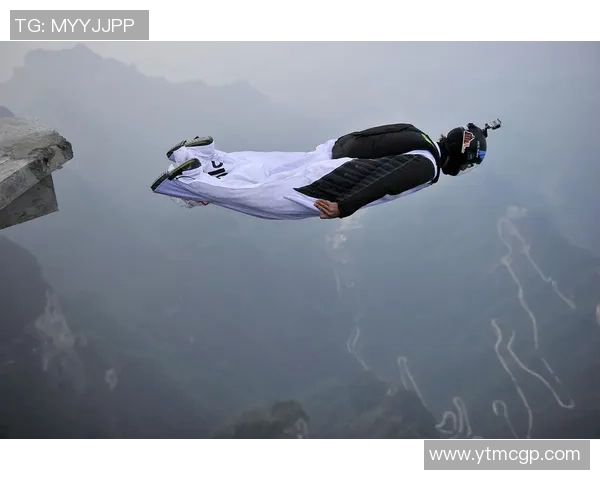 极限运动与人生哲学的交汇点：周磊的深度对话与探索之旅