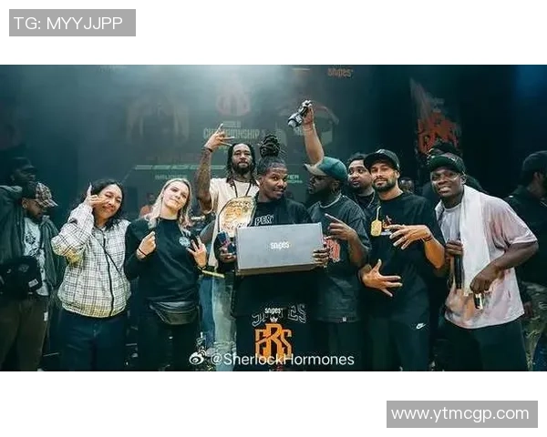 重庆街舞队的比赛经验变革与热议街舞文化的交融探索 重庆街舞队的比赛经验变革与热议街舞文化的交融探索