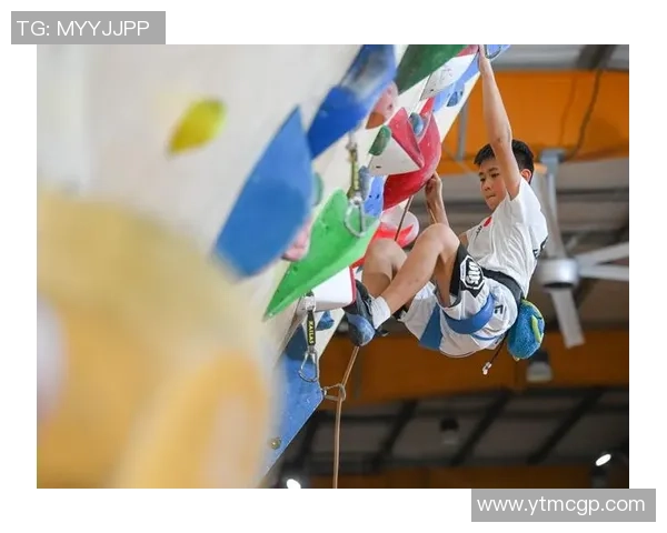 攀岩精神的传承与挑战成都攀岩队的力量与梦想探索 攀岩精神的传承与挑战成都攀岩队的力量与梦想探索